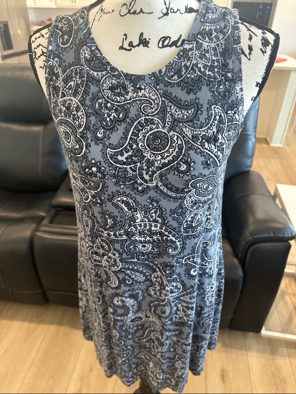 LOFT- Sleeveless Paisley DRESS- BLUE/Gray SIZE SMALL/ MEDIUM.